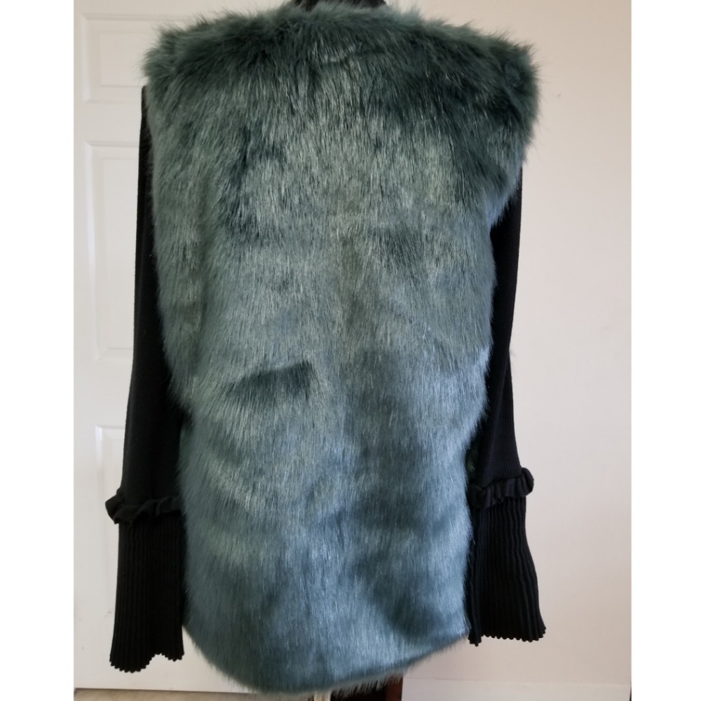 🆕️⬇️Laundry by Design Mint Green Faux Fur Vest - Picture 6 of 8
